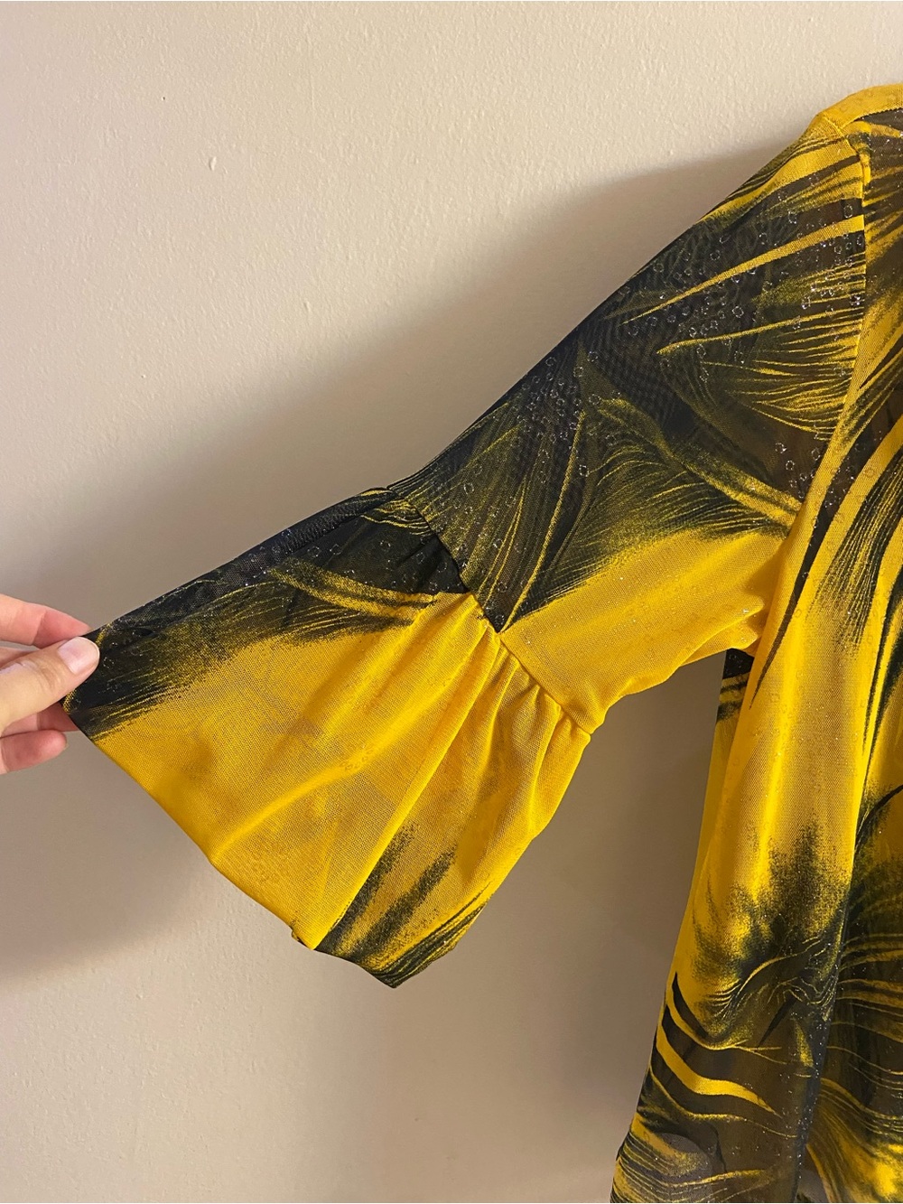 Damee Gold & Black Abstract Burst Button-Front Blouse Ruffle Collar Large - Picture 4 of 6